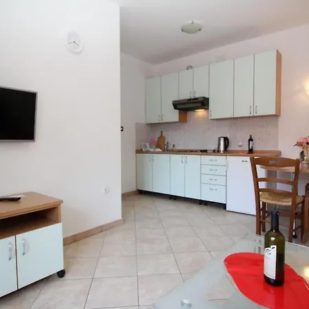 In Mit Eigenem Balkon By Interhome * 巴斯卡