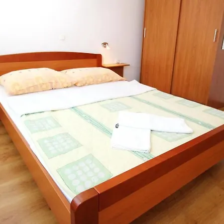 公寓 In Mit Eigenem Balkon By Interhome