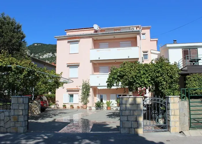 In Mit Eigenem Balkon By Interhome 巴斯卡