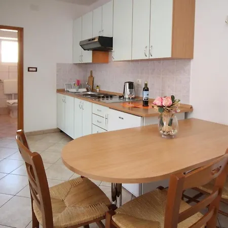 In Mit Eigenem Balkon By Interhome דירה באסקה